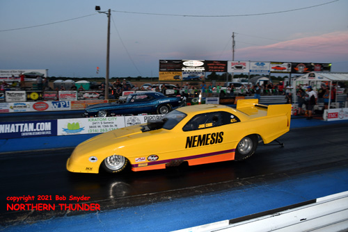 Jade Cook - 'Nemesis' (near lane) vs 
Jordan Ballew - 'Ballew Thunder' (far lane)